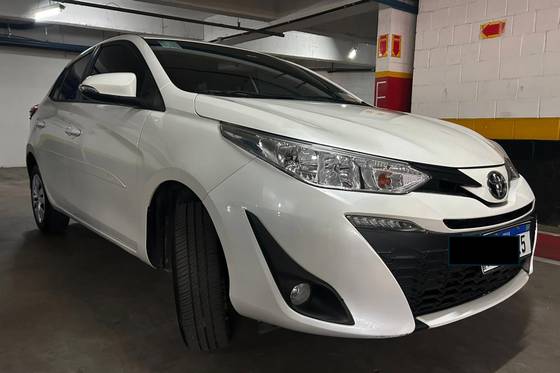 TOYOTA YARIS 1.3 16V FLEX XL LIVE MULTIDRIVE TOYOTA YARIS 1.3 16V FLEX XL LIVE MULTIDRIVE